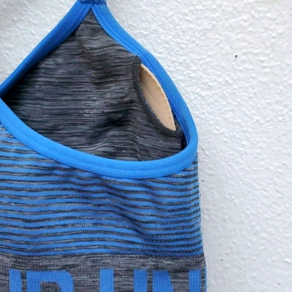 Under Armour Sports Bra Size Sm - Picture 8 of 10